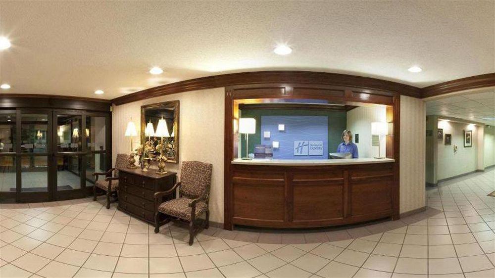 Holiday Inn Express Hotel Fort Campbell-Oak Grove By Ihg Экстерьер фото