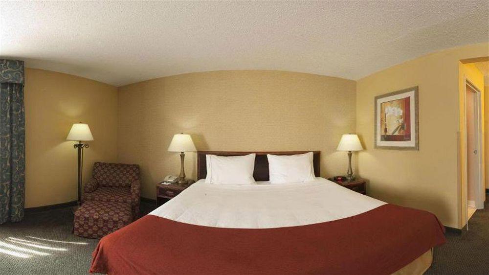 Holiday Inn Express Hotel Fort Campbell-Oak Grove By Ihg Экстерьер фото