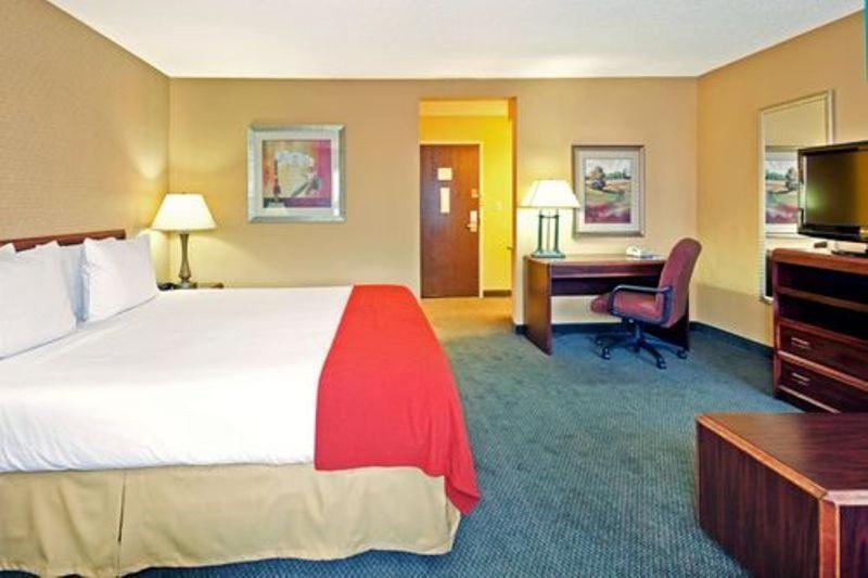 Holiday Inn Express Hotel Fort Campbell-Oak Grove By Ihg Номер фото